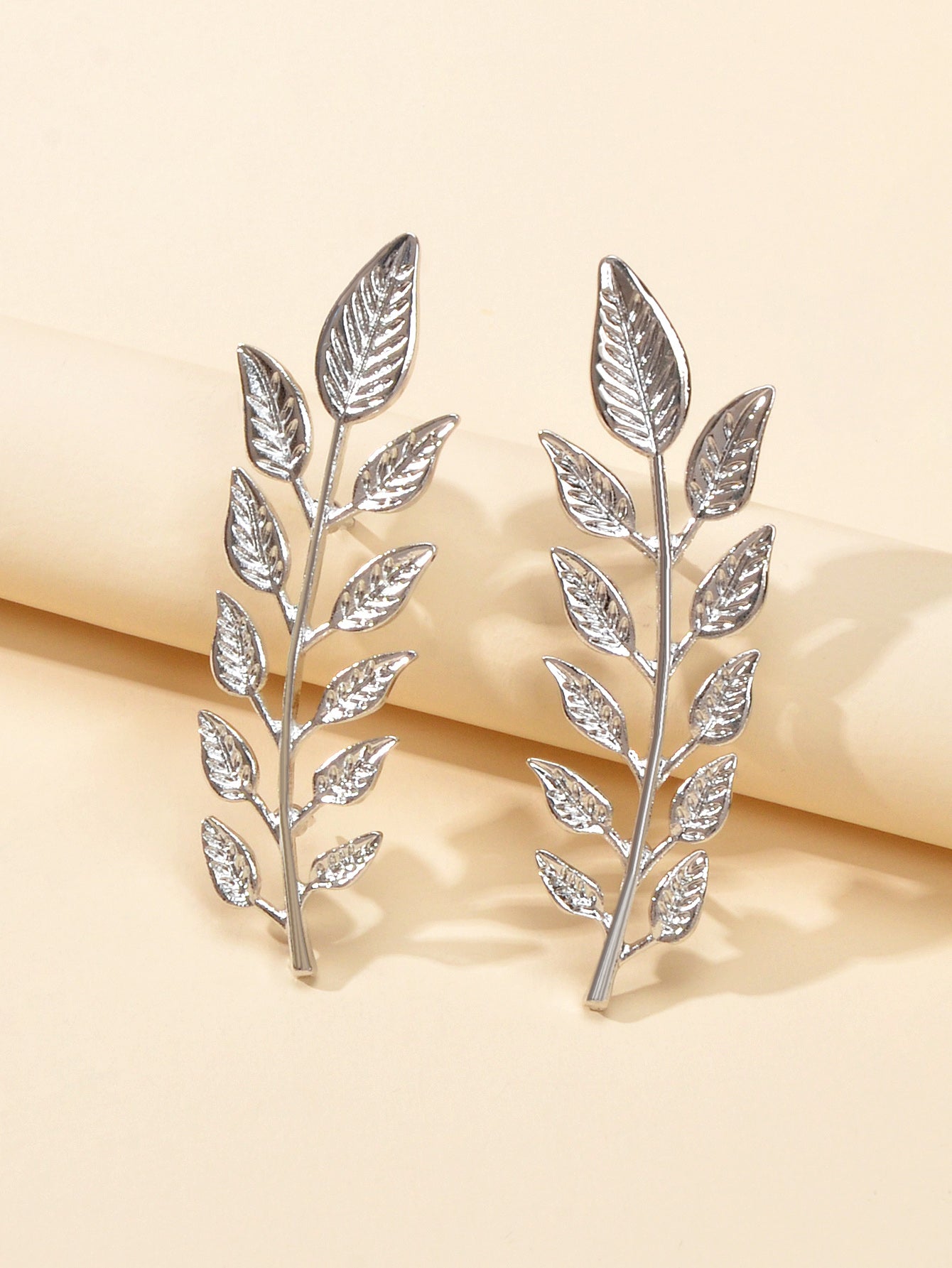 Elegant Double Leaf Collar Pin Brooch Silver Plant Unisex Brooch Badge