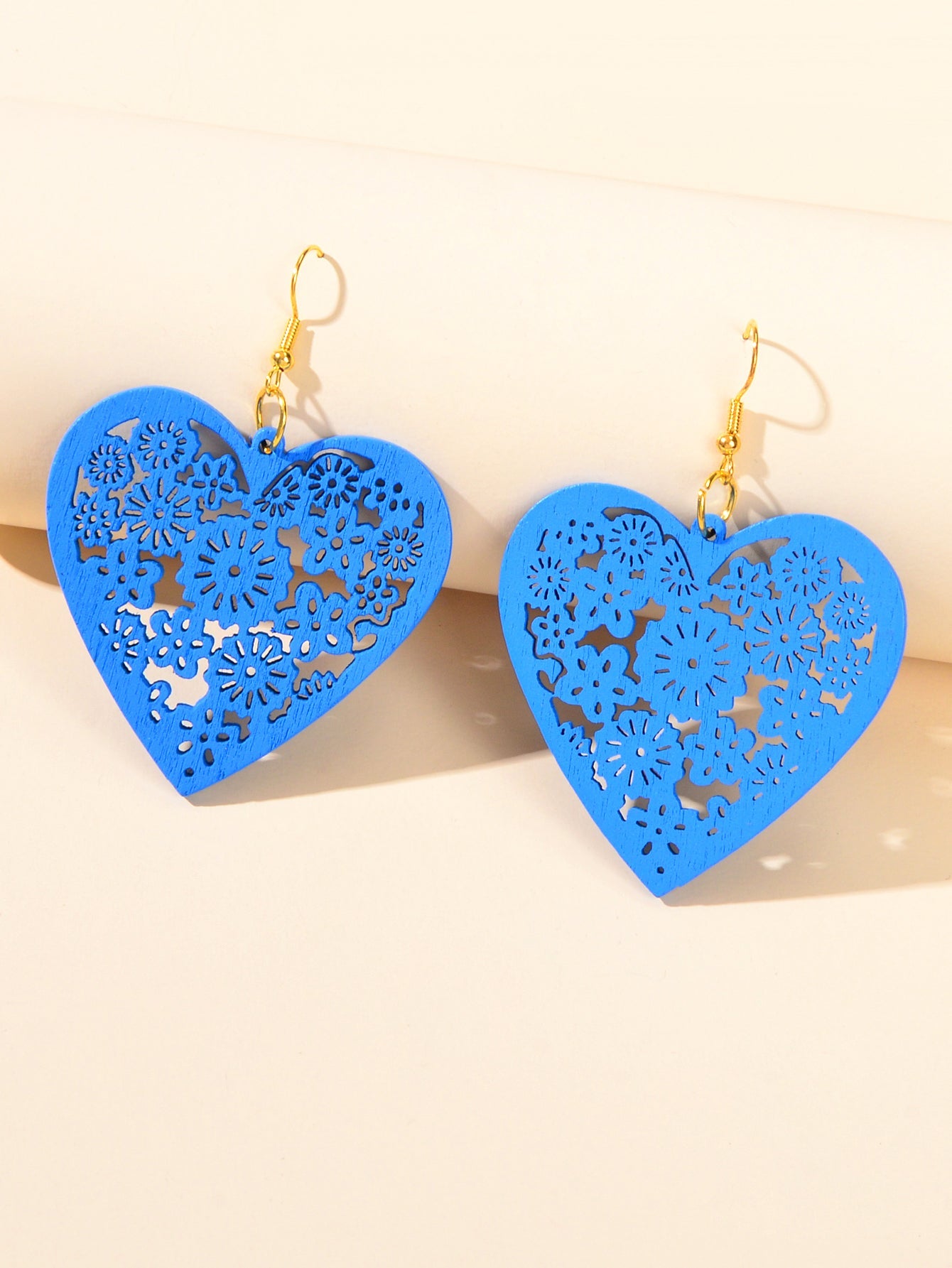 Nice Collection Colorful Wood Flower Pattern Hollow Heart Dangle