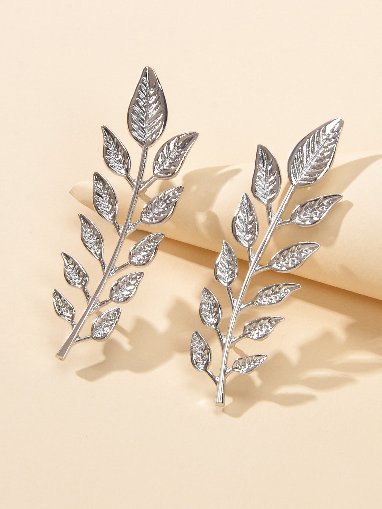 Elegant Double Leaf Collar Pin Brooch Silver Plant Unisex Brooch Badge